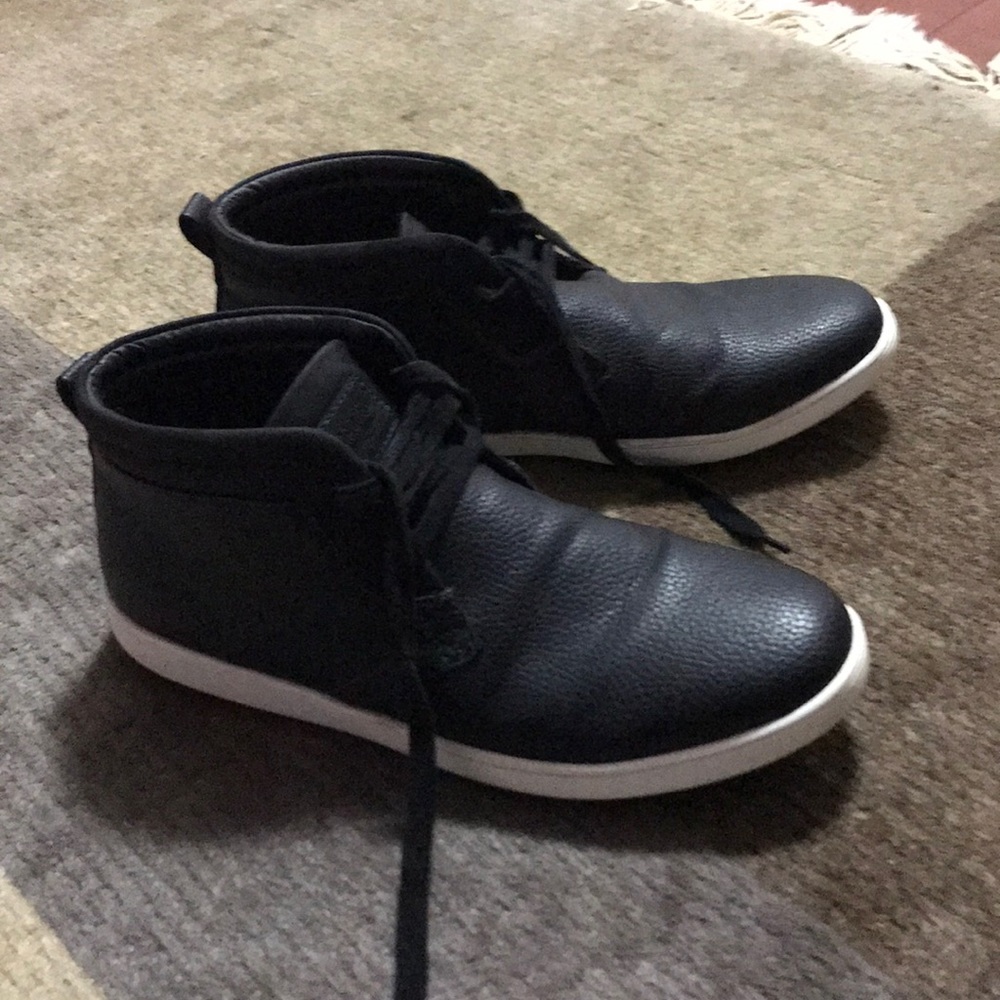 Men’s Steve Madden shoes size 9
